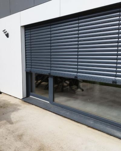 Stores Brise-soleil orientable à Brunoy, idéal pour 