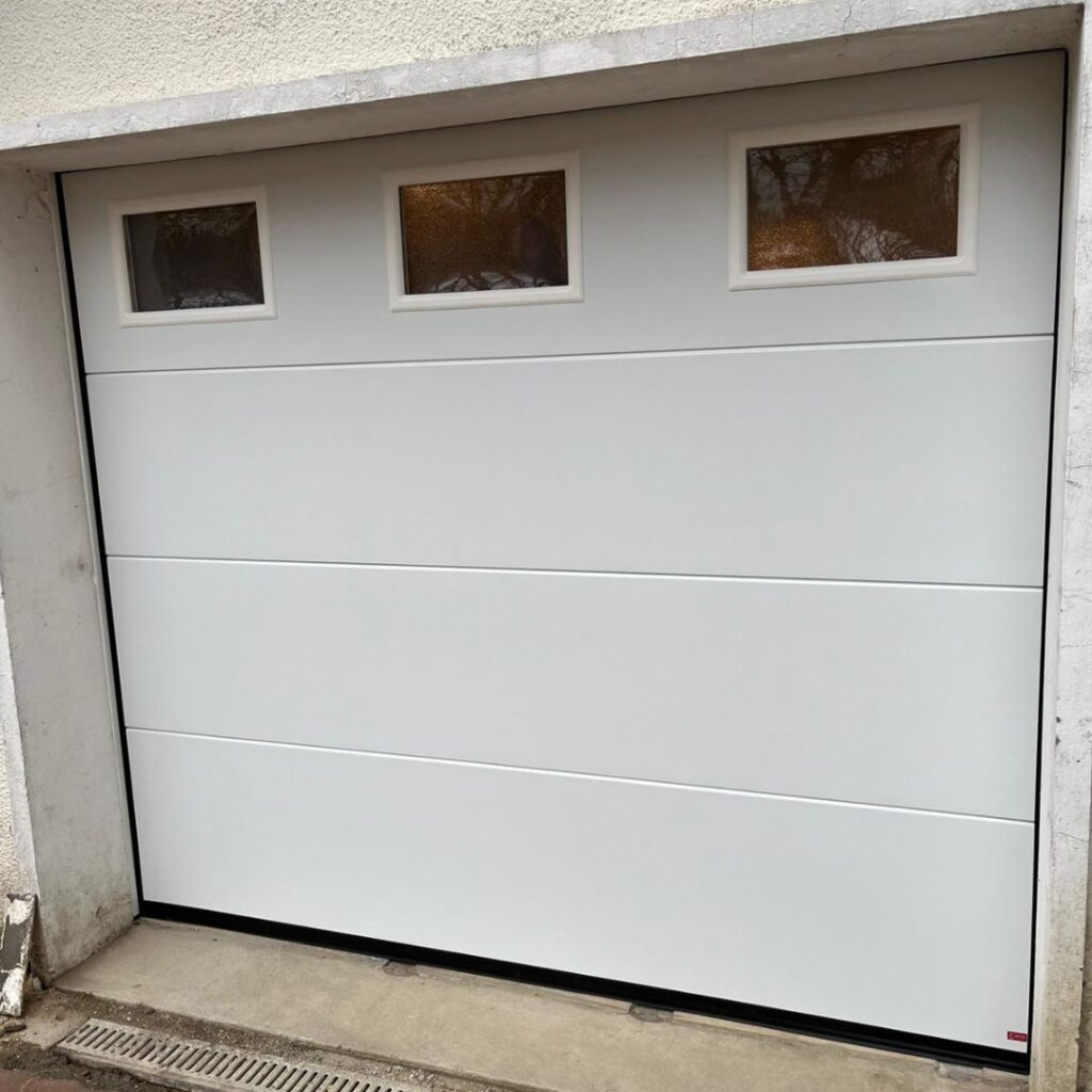 Porte de garage sectionnelle SOPROFEN - AMTB