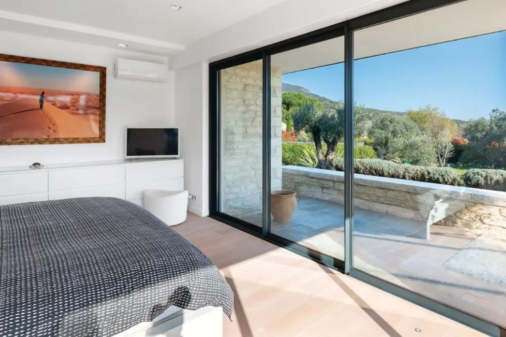 Baie coulissante en aluminium AMTB